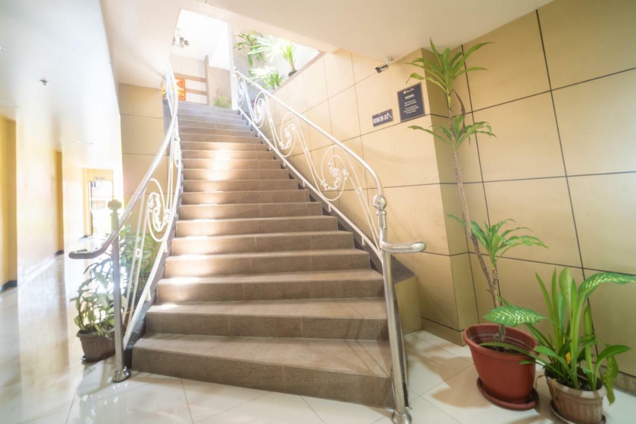 Oyo 197 Sunny Point Hotel Davao City Εξωτερικό φωτογραφία