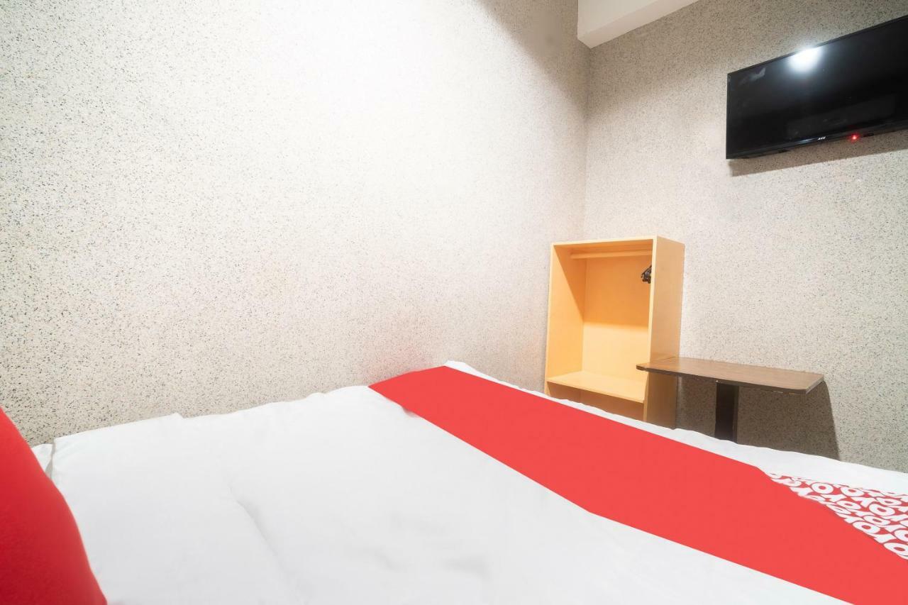Oyo 197 Sunny Point Hotel Davao City Εξωτερικό φωτογραφία